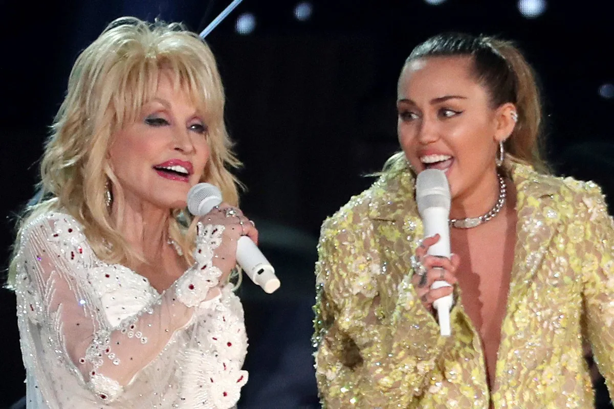 Miley Cyrus despidió con emoción a Dolly Parton y se refirió a la última charla que compartieron: “Música y metamorfosis”