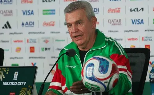 Javier Aguirre se despide de la prensa mexicana; inicia su aventura con el Valencia