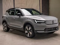 Straffende Kosmetik : Volvo XC40 und EX40 erhalten mehr Assistenz und frische Optik