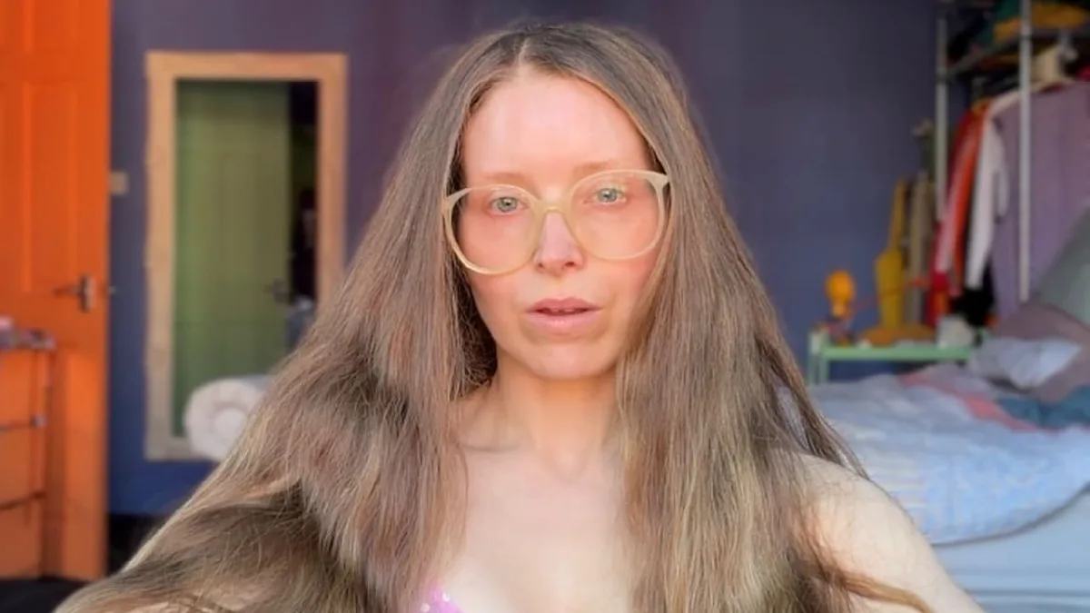 „Harry Potter“-Star - Mit ihren Haaren kassiert sie auf OnlyFans ab