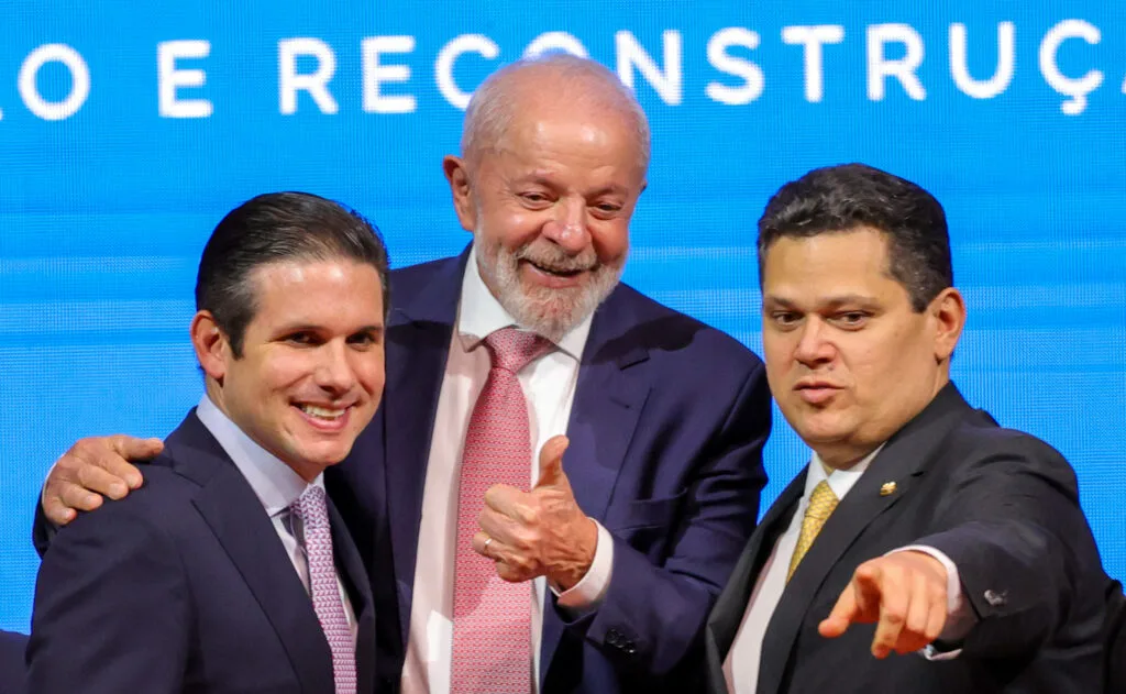 Fim da escala 6x1 e taxa das blusinhas: Lula diz que Brasil está pronto para mudar