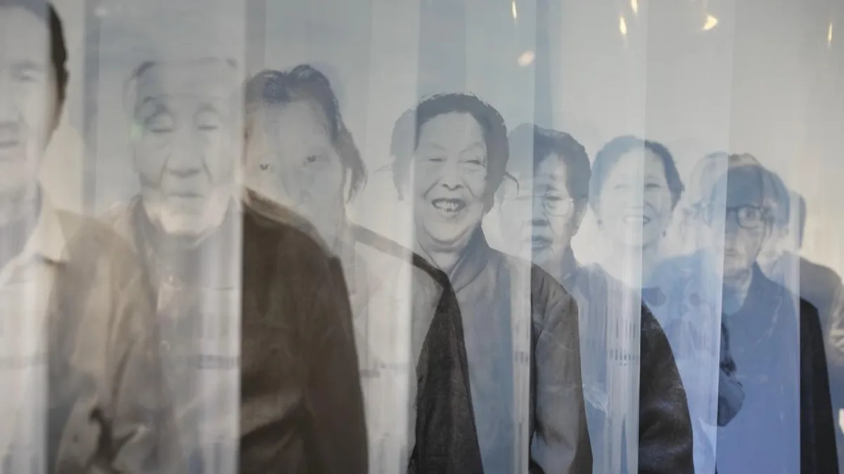 Seoul photo exhibition honors 13 Korean 'comfort women'