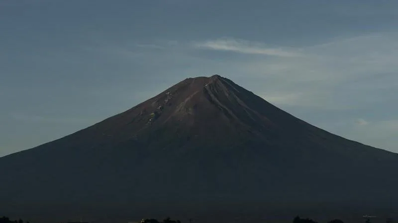 Dad leaves seven-year-old son alone on Mount Fuji