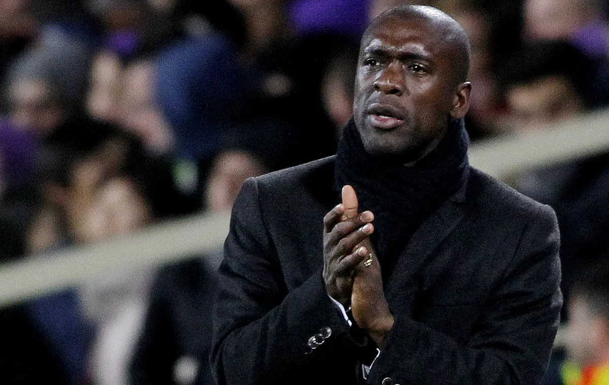 Contrato de Seedorf com o Corinthians prevê rescisão em caso de rebaixamento à Série B