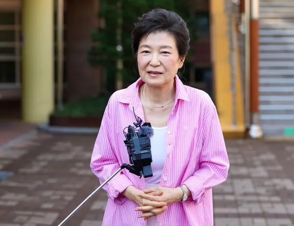 박근혜, 국힘 연찬회 참석할까... 정점식 초청에 “검토” 화답