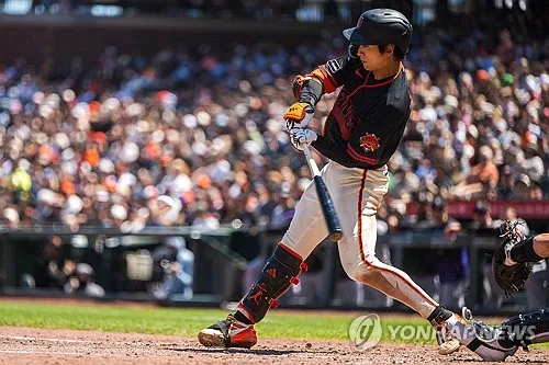 '한 이닝 멀티히트' 이정후…4경기 만에 안타 생산(종합)