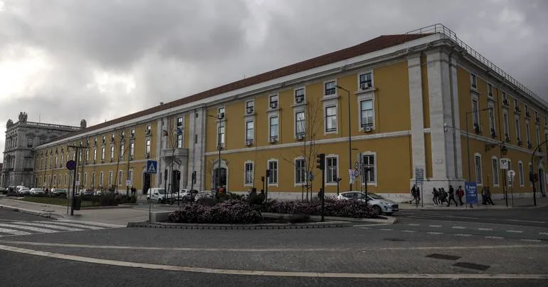 Governo negoceia salários com sindicatos da função pública