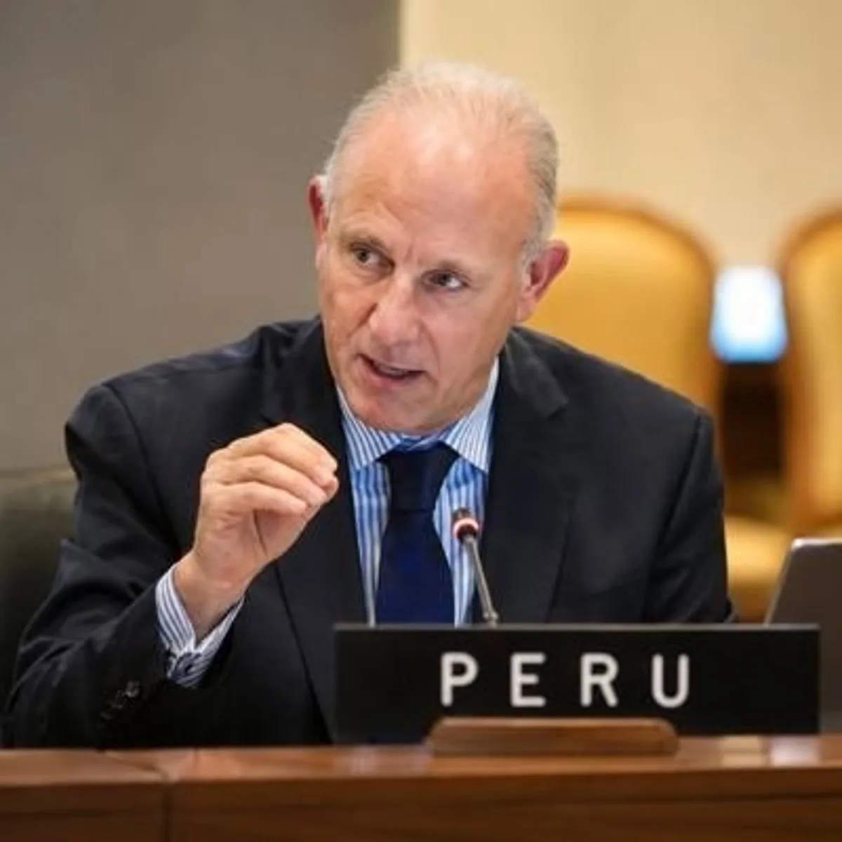 Un exministro peruano presenta su candidatura a dirigir la OIT y será el segundo rival de Díaz para el cargo