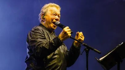 William Shatner, 95 anos, estreia no metal em show tocando Ozzy, Metallica e mais