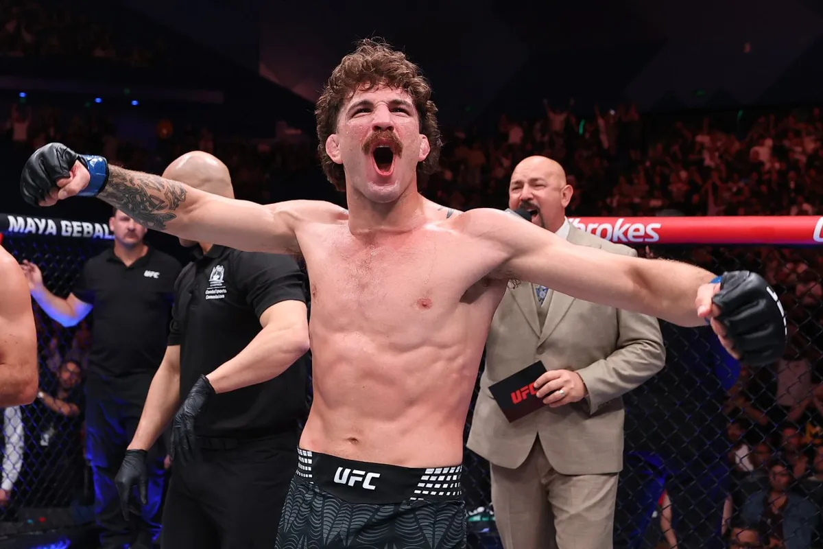 Многообещающий новичок UFC призвал организовать ему бой с Пимблеттом или Холлоуэем