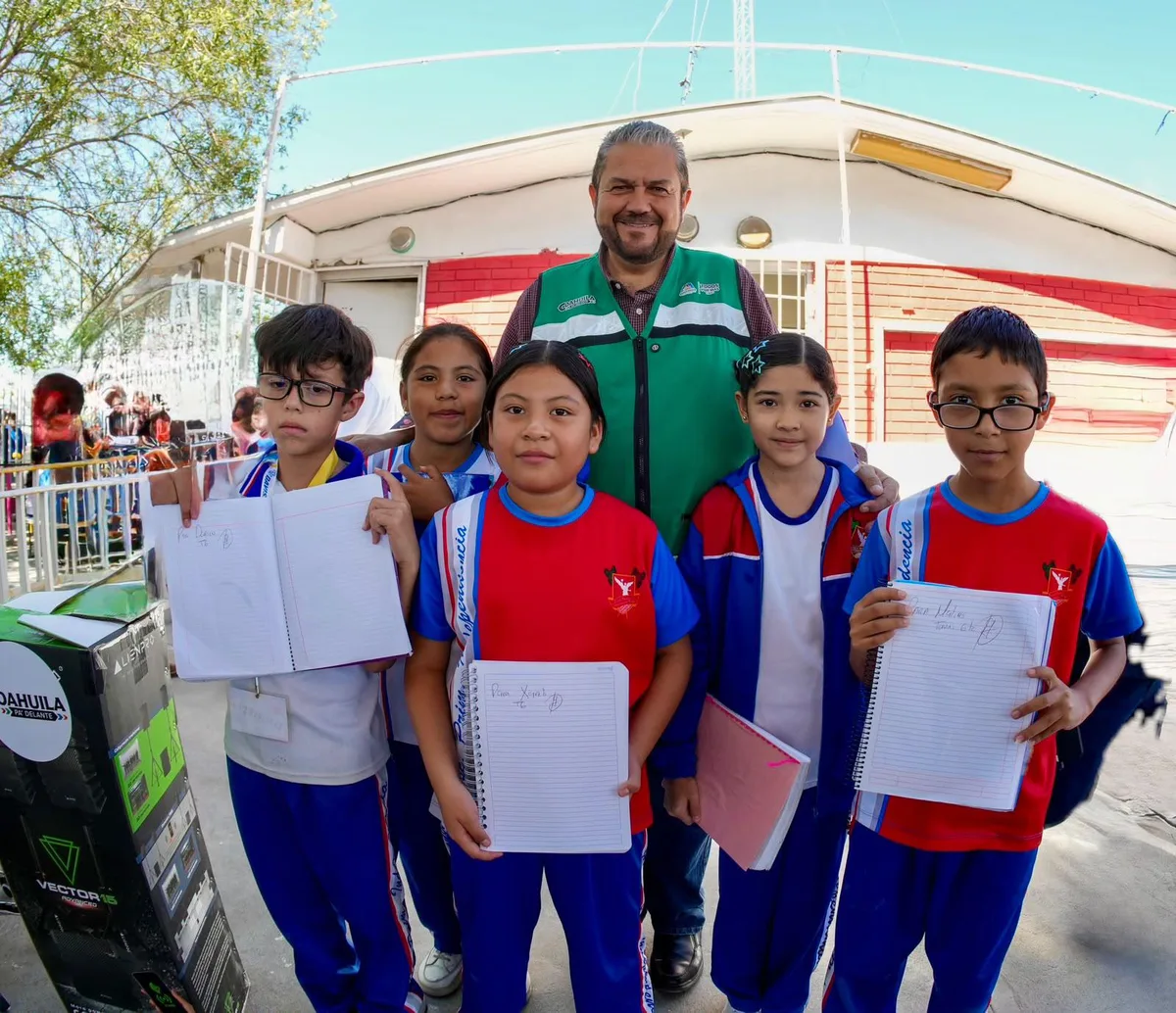 Suman 67 entregas del programa ‘En tu escuela tú eliges’ en Ramos Arizpe