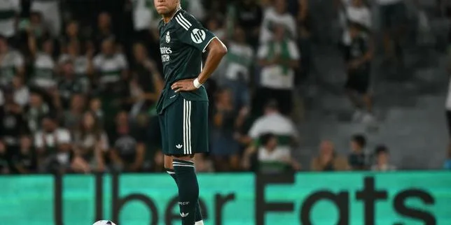 Kylian Mbappé quitte Nike pour l’équipementier On, qui « s’attaque au football » avec fracas