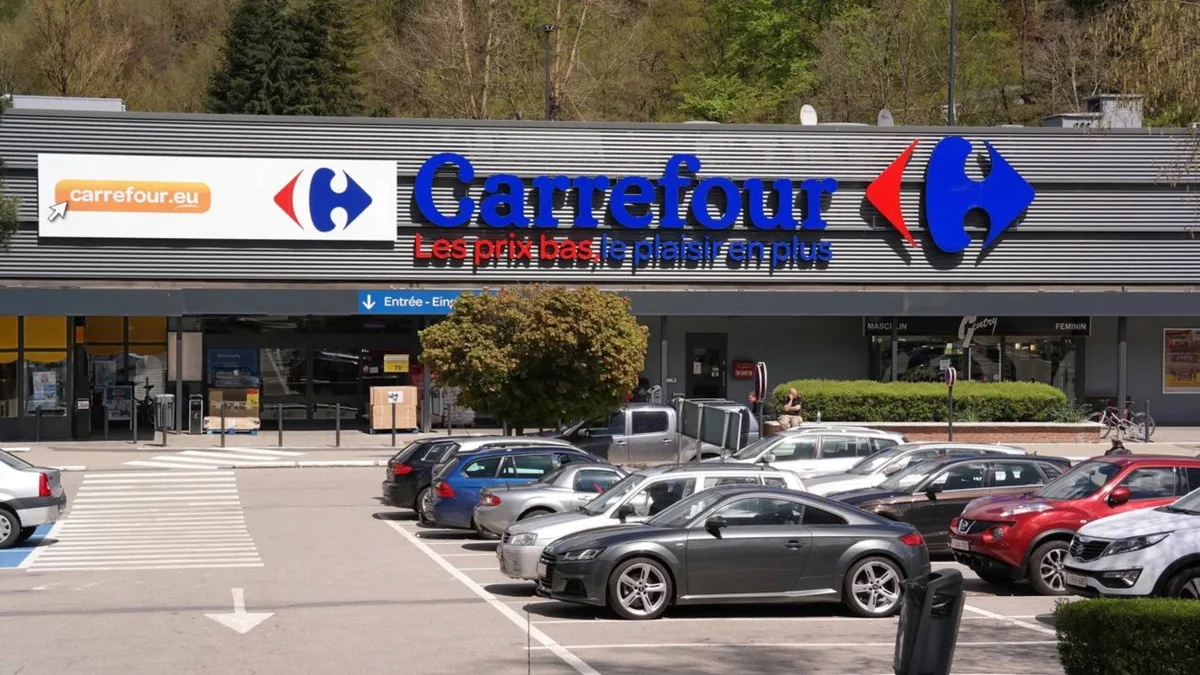 Adeus Carrefour! Rede de supermercados francesa perde espaço para gigante brasileira