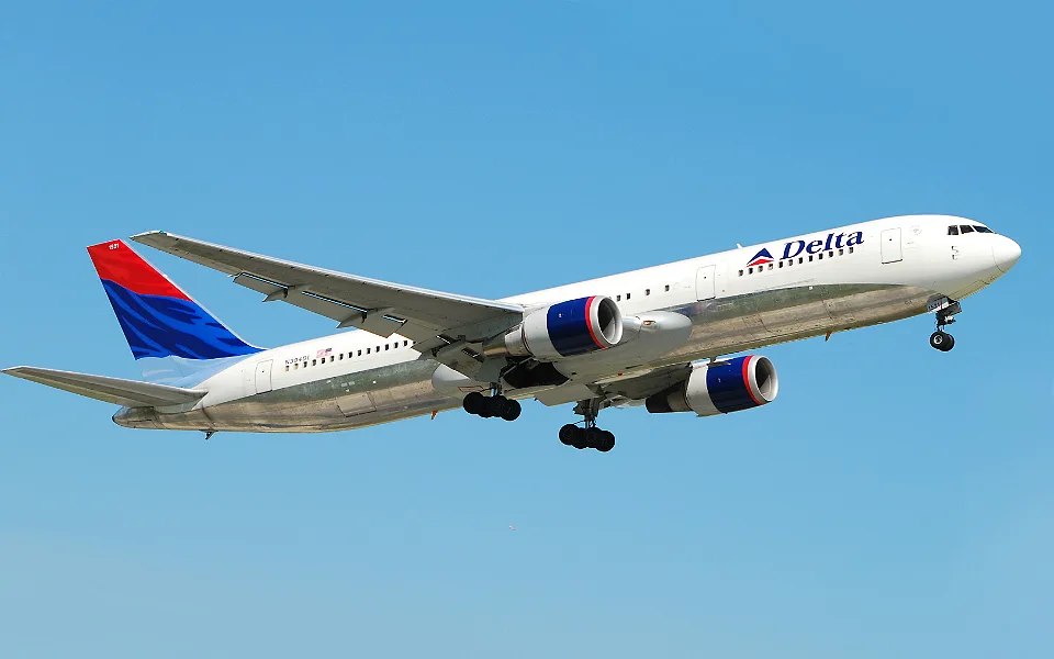 Lucro da Delta Air Lines cai 45% até setembro para 1.850 milhões