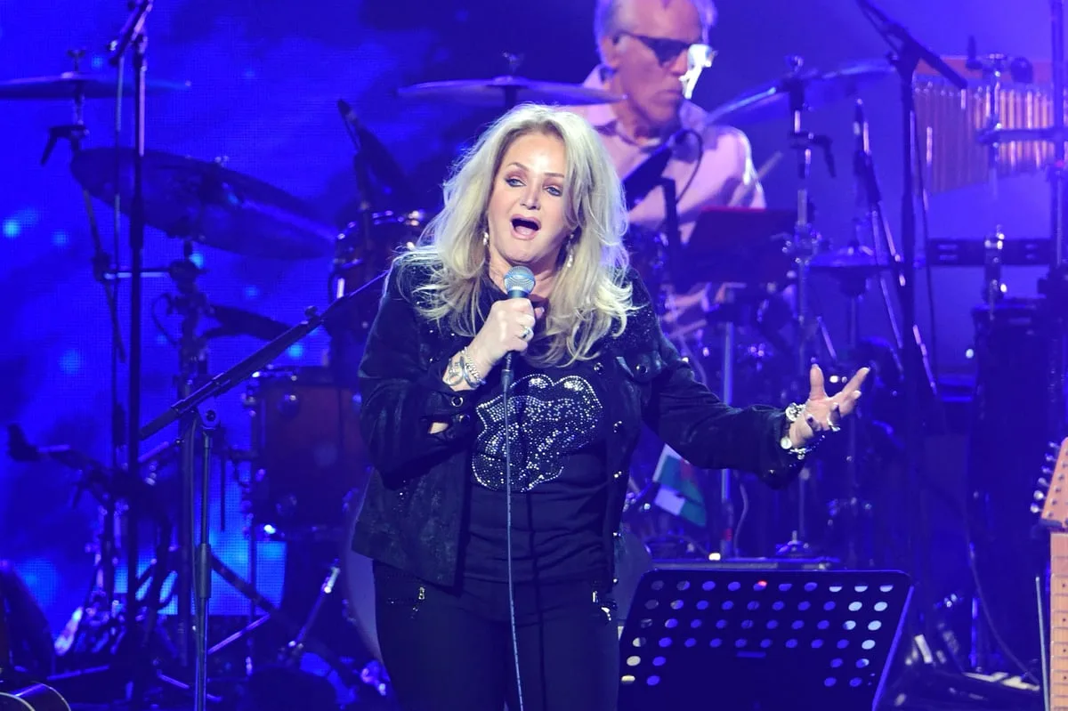 Fans travel from across UK and arrive hours early for Bonnie Tyler funeral