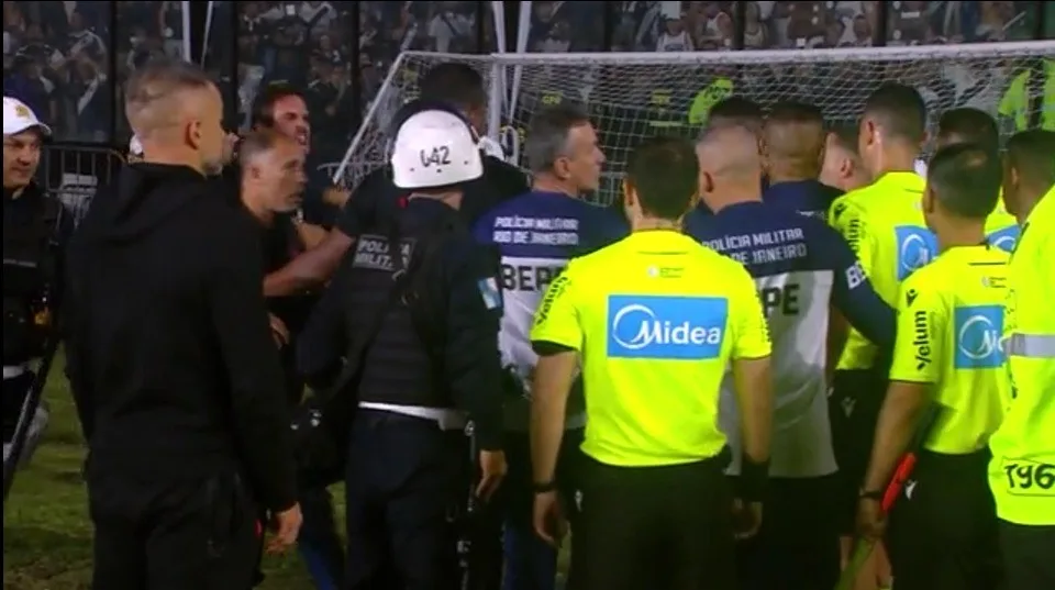 Admar Lopes, diretor do Vasco, questiona arbitragem da Copa do Brasil: "Fomos muito prejudicados"