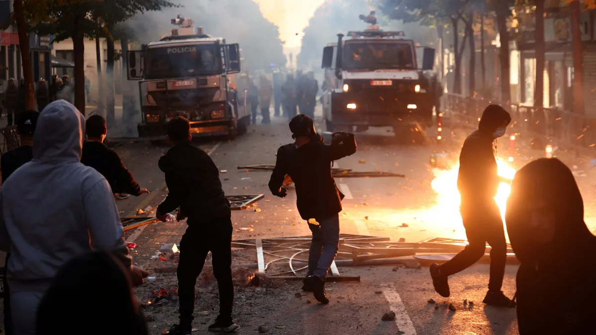 Stundenlange Unruhen: Studentenprotest in Albanien eskaliert