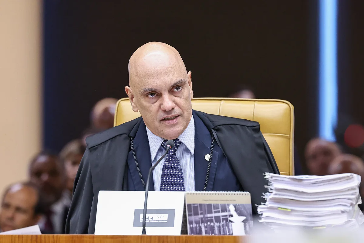 Crusoé: Moraes usa a palavra “ilegal” 26 vezes para se referir à atuação de Mendonça