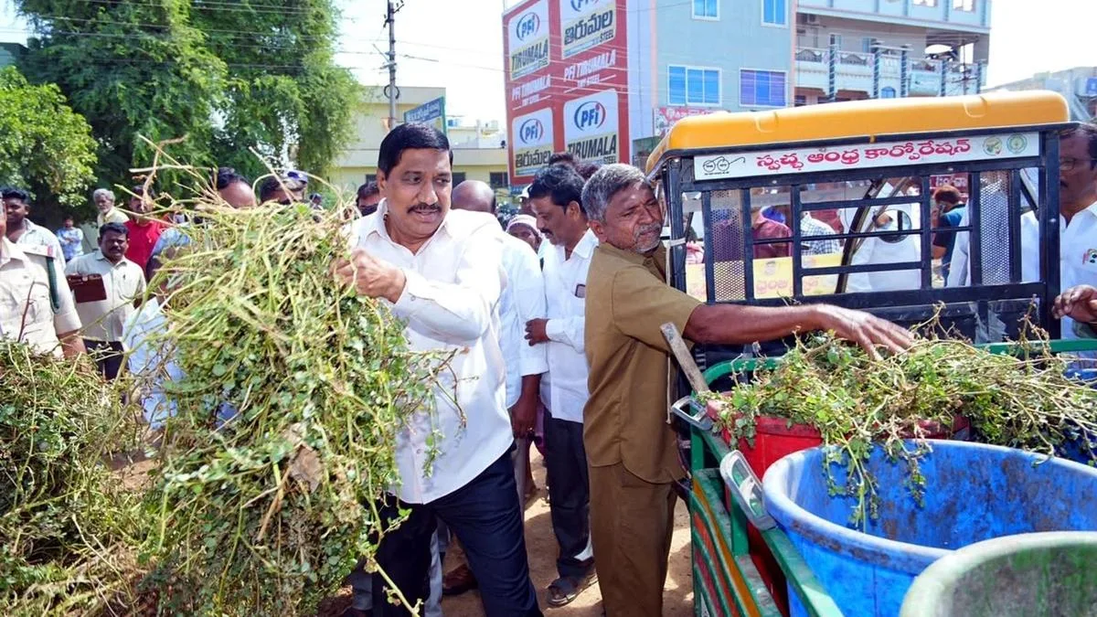 Minister calls for public action on cleanliness, plastic-free society