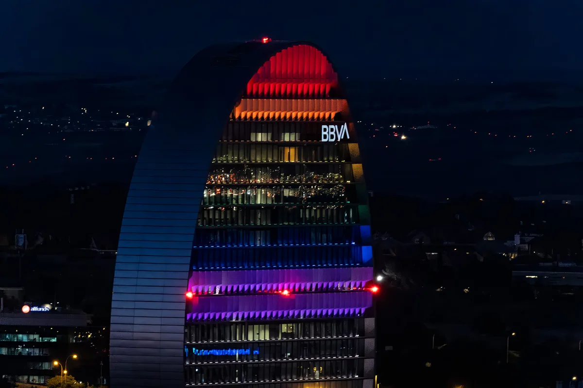 El BBVA coloca 2.300 millones de dólares en una emisión estructurada en tres tramos