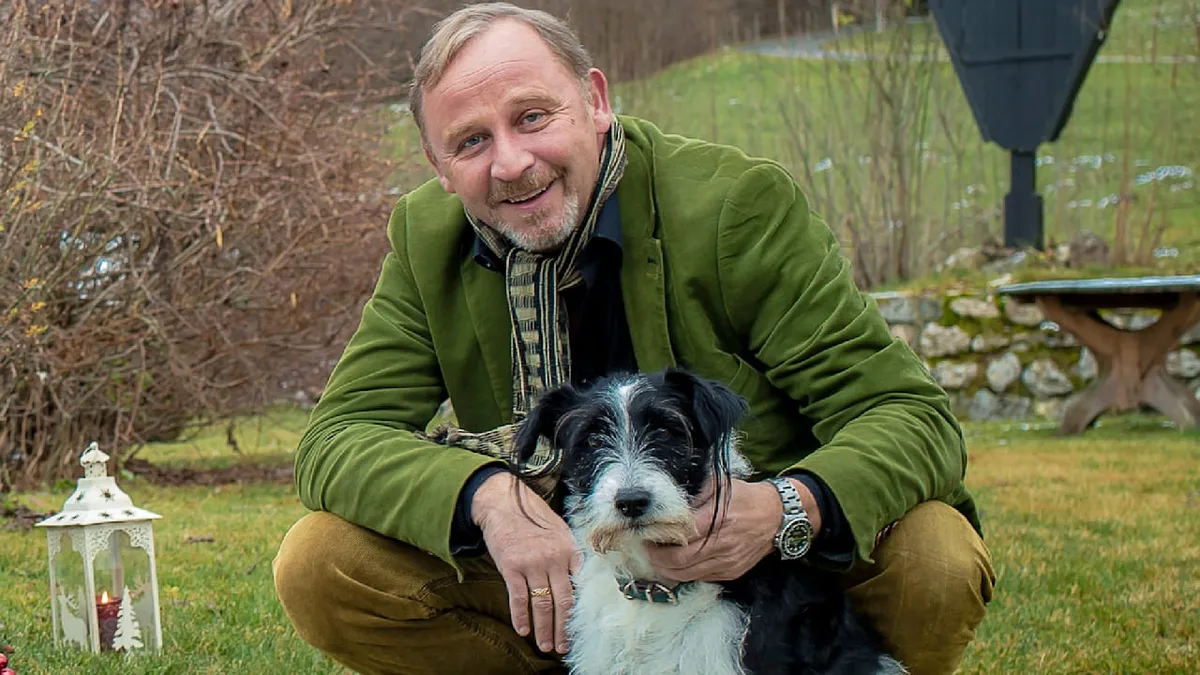 Er starb vor 3 Monaten - TV-Star Alexander Held: Krimi um seine Urne