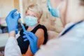 El microbioma intestinal humano influye en los efectos secundarios de las vacunas
