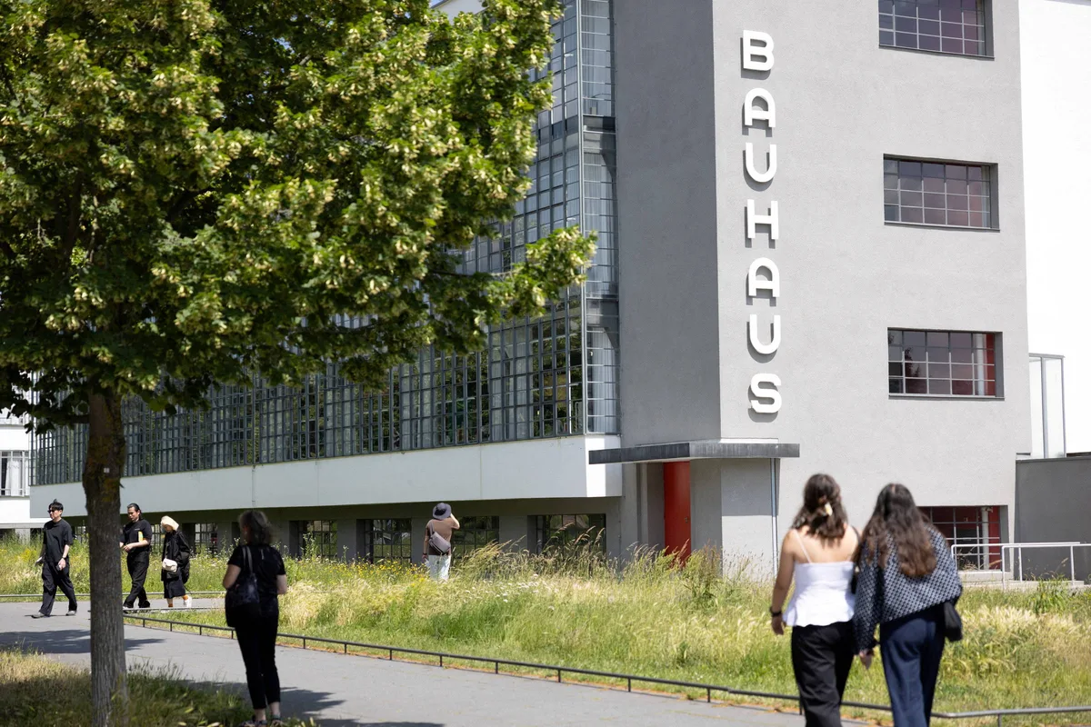 Extrema direita alemã ataca Bauhaus, ameaça museu e revive discurso nazista