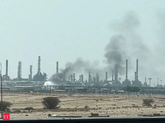 Explosões em Riade e no leste da Arábia Saudita após alertas de ataque aéreo