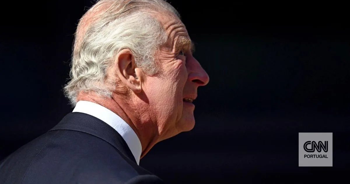Carlos III encontra-se com líderes da IA para garantir que a humanidade não "perde o controlo do seu destino"