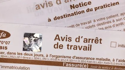 Plafonnement des arrêts maladie : "C’est du bricolage, l'essentiel des mesures à prendre est ailleurs", estime un économiste de la santé
