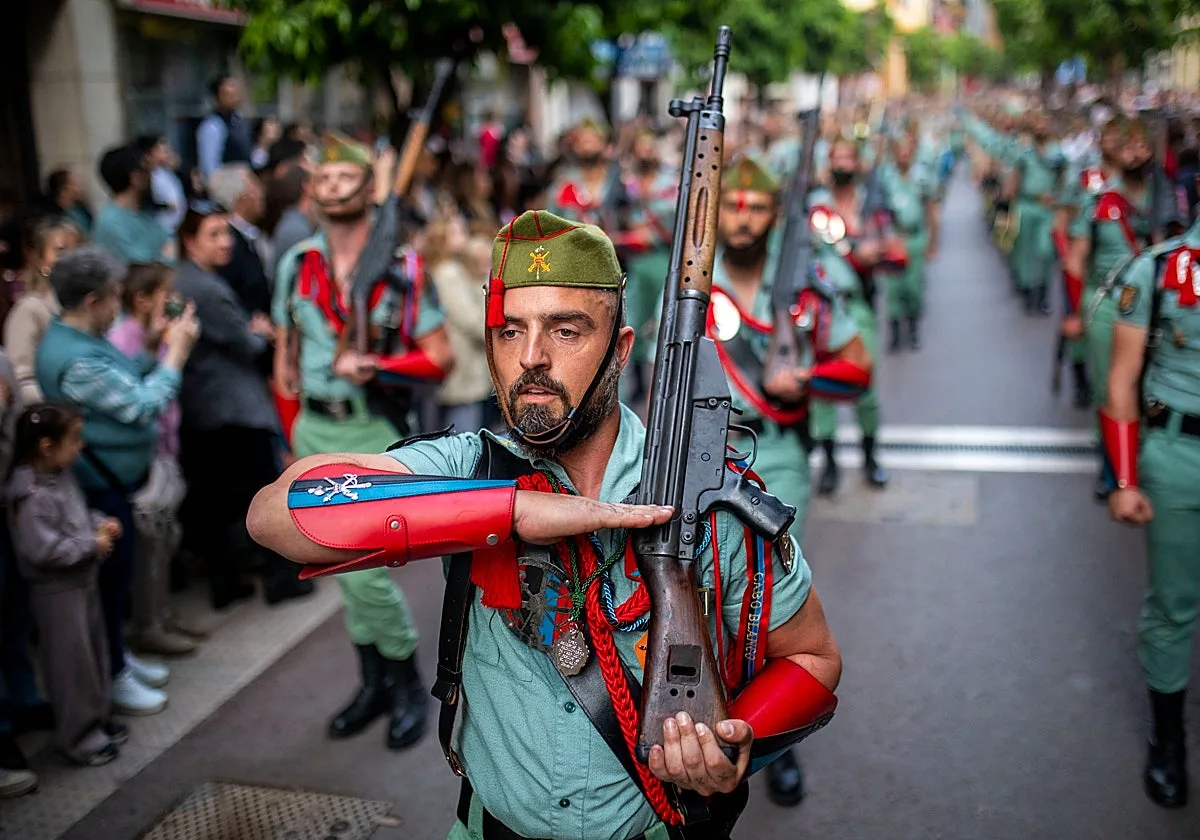 Cuánto dinero cobra un legionario en España en 2026: sueldo base y complementos