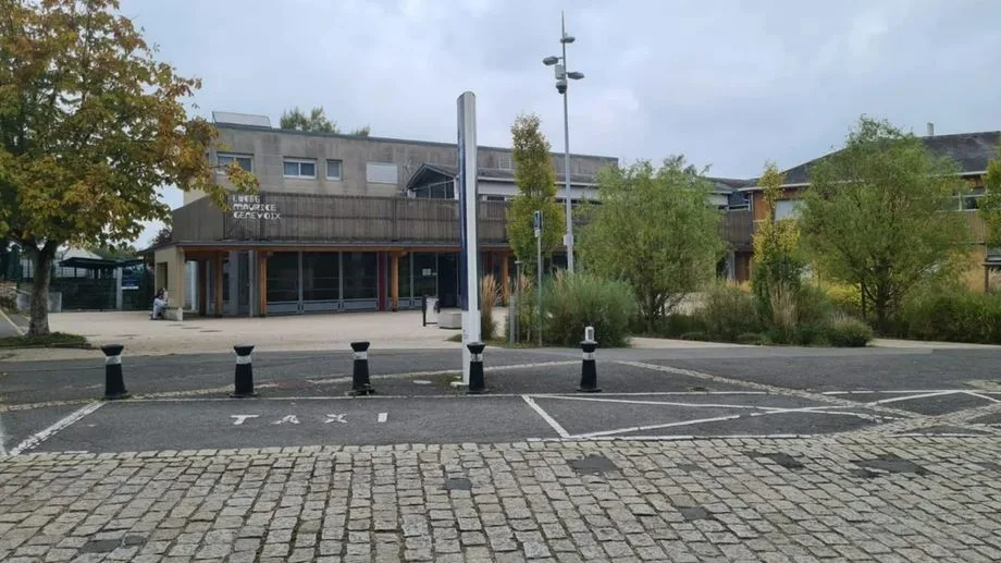 Proviseure frappée au lycée Maurice Genevoix d'Ingré : un jeune de 16 ans interpellé et présenté devant la justice
