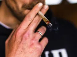 Frage aus dem Arbeitsrecht: Darf der Arbeitgeber einfach so einen Drogentest verlangen?