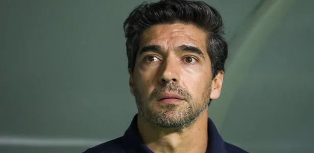 Abel nega descanso a titulares, exalta Flaco e despista sobre vaga de Allan