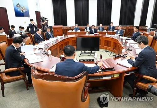 국정원 "12·3 불법 내란 관련 지난달말 대대적 감찰 착수"