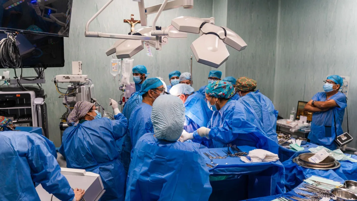 Vivía conectado a oxígeno y hoy está en casa: la historia del paciente que recibió un trasplante bipulmonar
