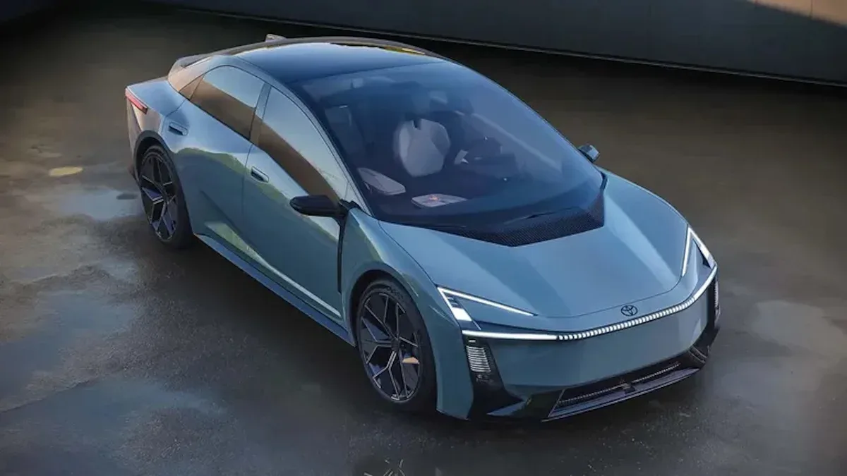 TV japonesa vaza imagem inédita do novo Toyota Corolla