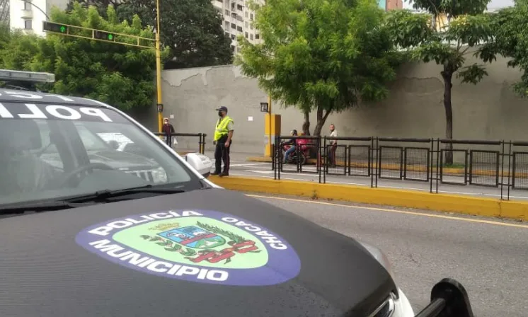 VIDEO: uniformados hostigan a vendedores informales de jugo y café en Chacao