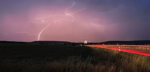 Wetterwechsel in Deutschland: Erst wird es heiß, dann drohen vor allem im Westen Gewitter