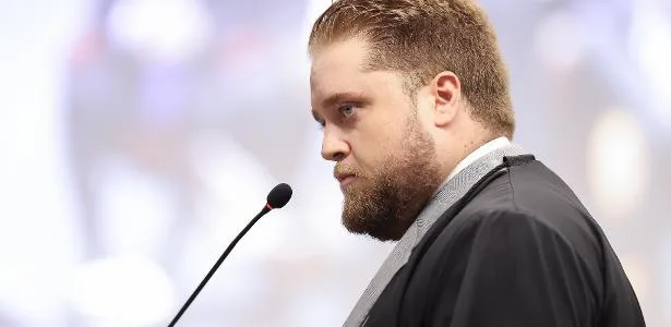 Advogado de Heleno acusado de agredir ex grávida renuncia à candidatura