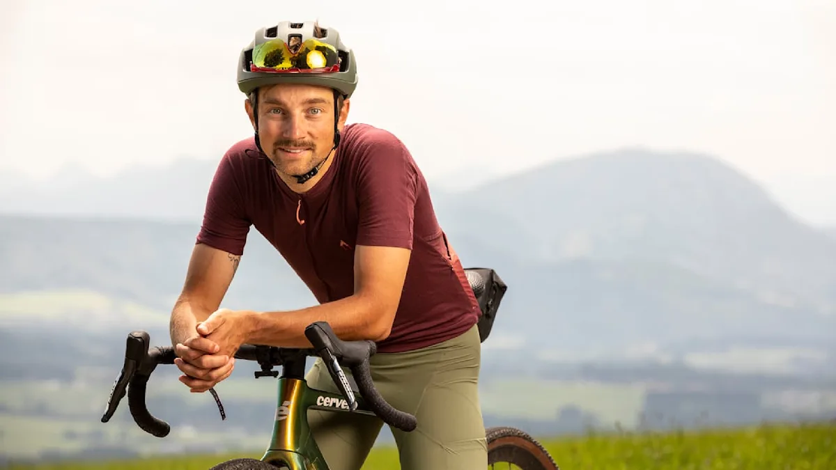 Unfall bei Trainingsfahrt - Tot! Extrem-Radsportler (36) stößt mit Hirsch zusammen
