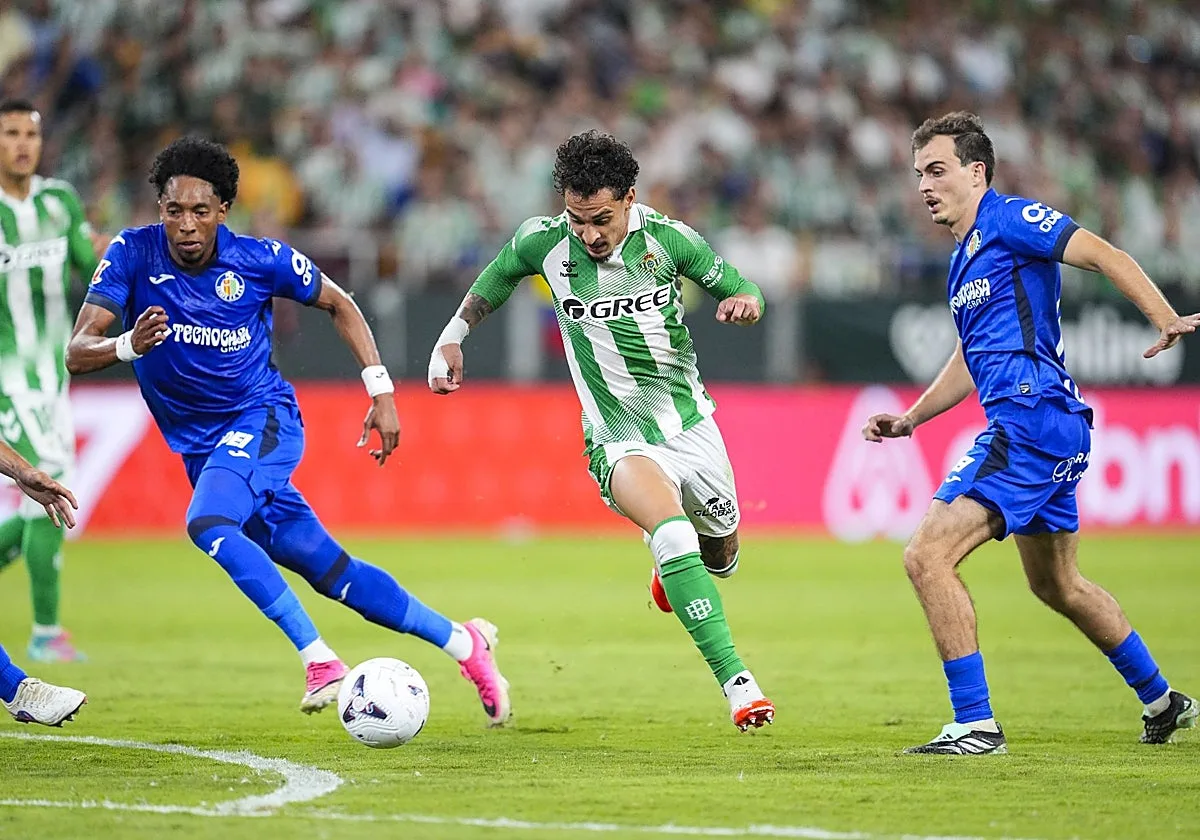 Los jugadores de campo que han participado en todos los partidos del Betis antes del parón