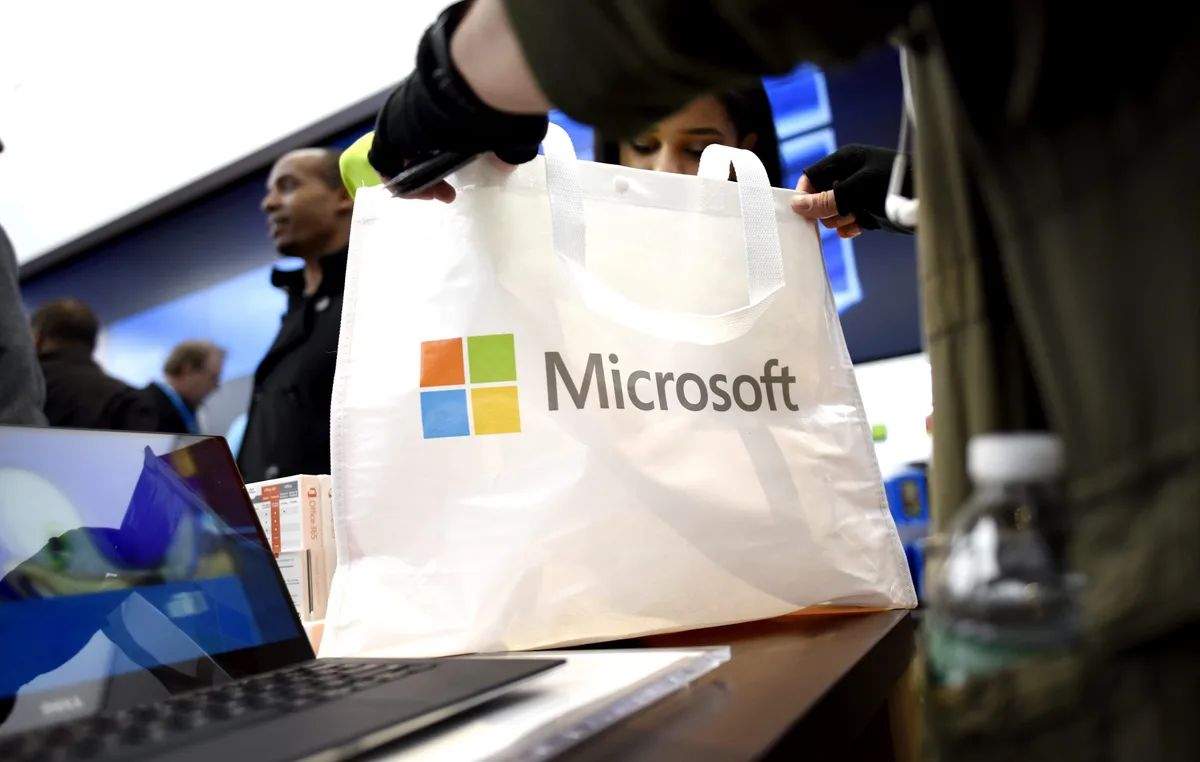 Microsoft prometió a mantener sus futuros modelos de IA bajo control humano