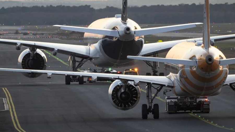 Neue Flugzeuge: Verband: Kerosinverbrauch pro Passagier erneut gesunken