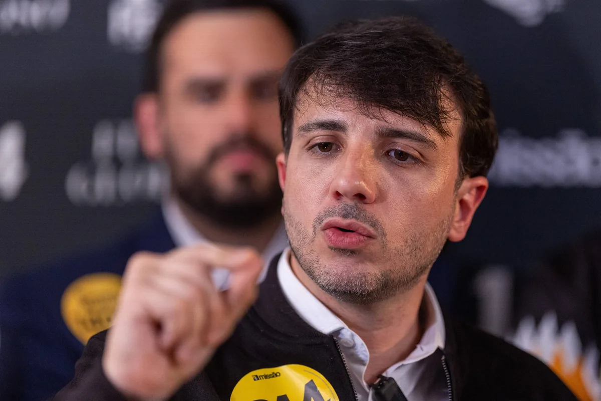 Ao menos 1.481 candidatos alteraram lista de redes sociais informada ao TSE para campanha