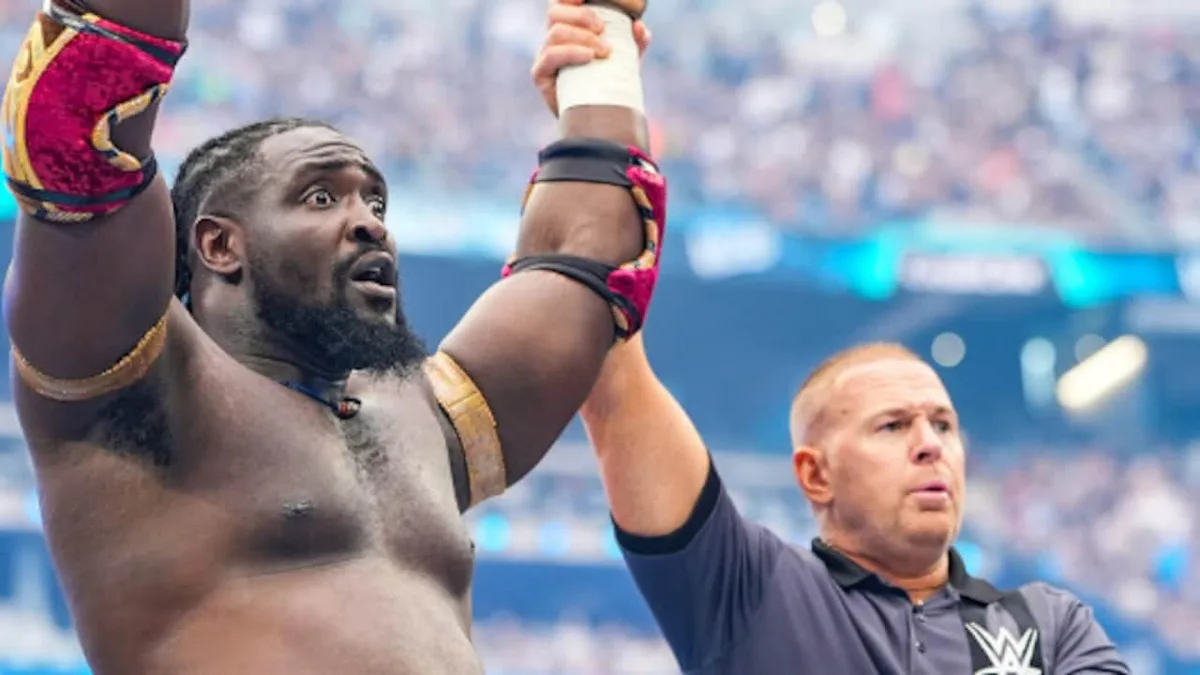 43-Year-Old 2-Time WWE Champion Helps Oba Femi Take Down The Vision After RAW Goes Off Air In Mexico