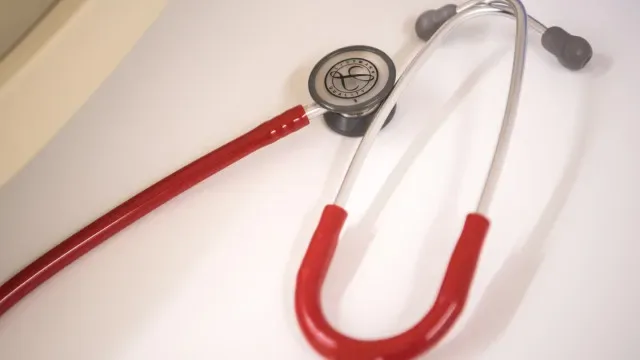 Médicos saúdam adiamento do sistema de acesso a consultas e cirurgias