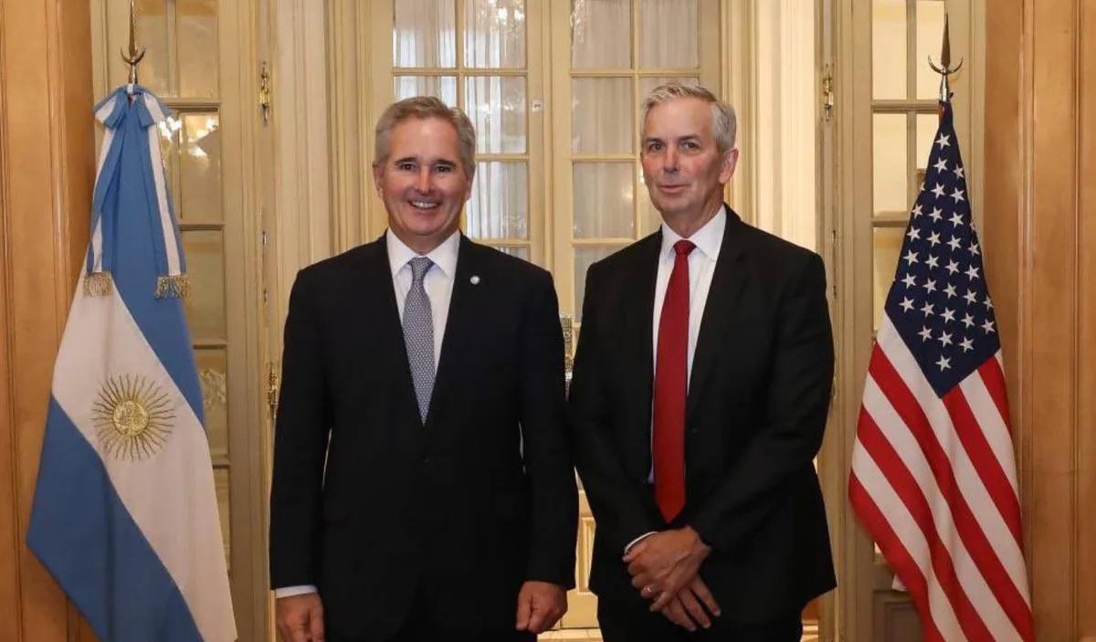 El Gobierno recibió a un alto funcionario de EE.UU. y relativizó que Trump haya excluido a la Argentina del cupo de importación de