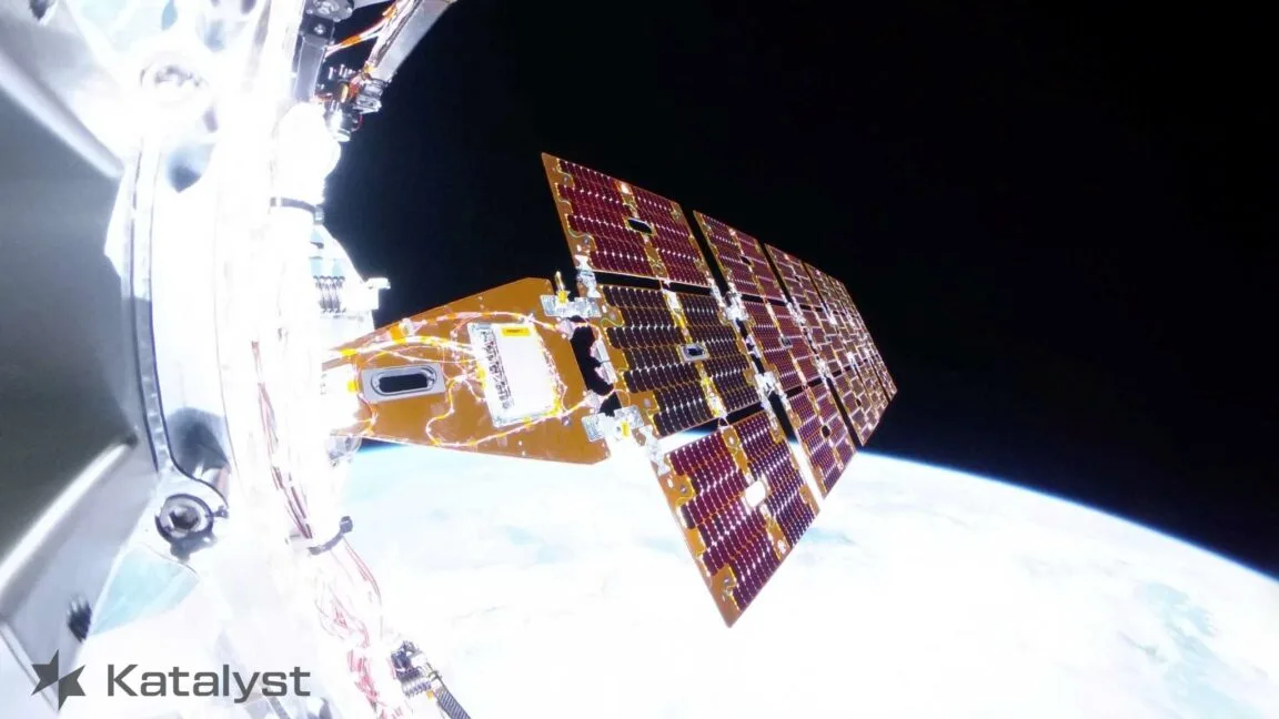 NASA calls off mission to rescue Swift gamma-ray observatory