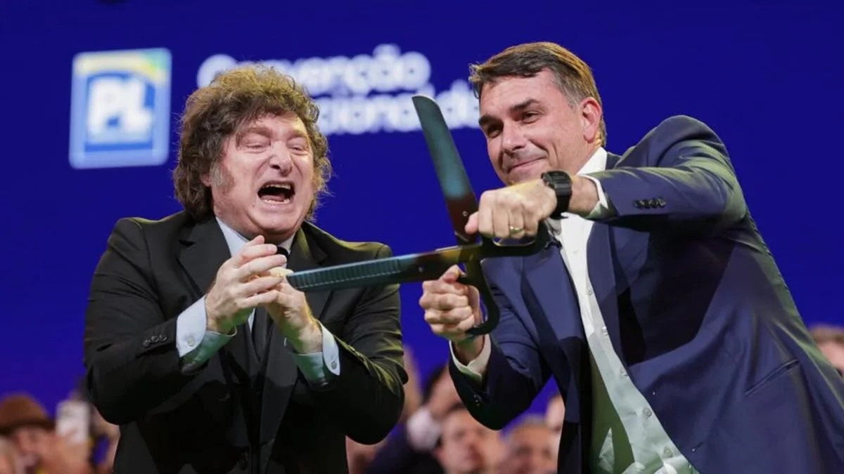 Javier Milei y Flávio Bolsonaro ponen en jaque al Mercosur, ruido en el sector automotor y desplome de la inversión
